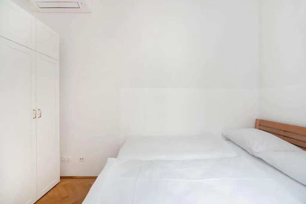 Altbau Traum Mit Klimaanlage Im Zentrum, Ruhelage Vienna Apartment