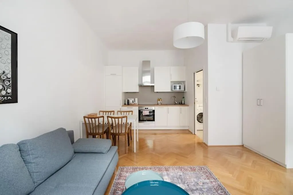 Altbau Traum Mit Klimaanlage Im Zentrum, Ruhelage Vienna 0*,