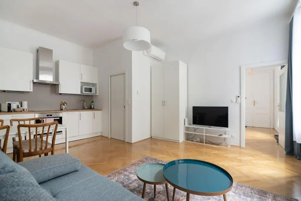 Altbau Traum Mit Klimaanlage Im Zentrum, Ruhelage Vienna