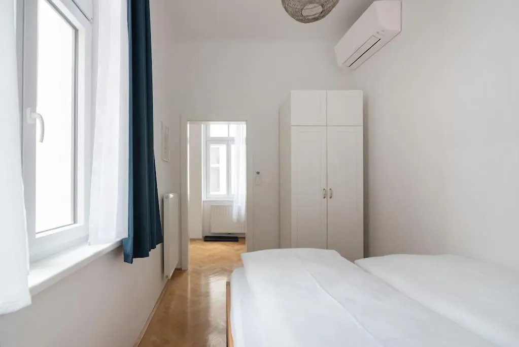 Apartment Altbau Traum Mit Klimaanlage Im Zentrum, Ruhelage Vienna Austria