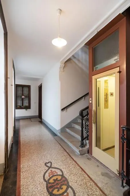 Altbau Traum Mit Klimaanlage Im Zentrum, Ruhelage Viena 0*,  Áustria