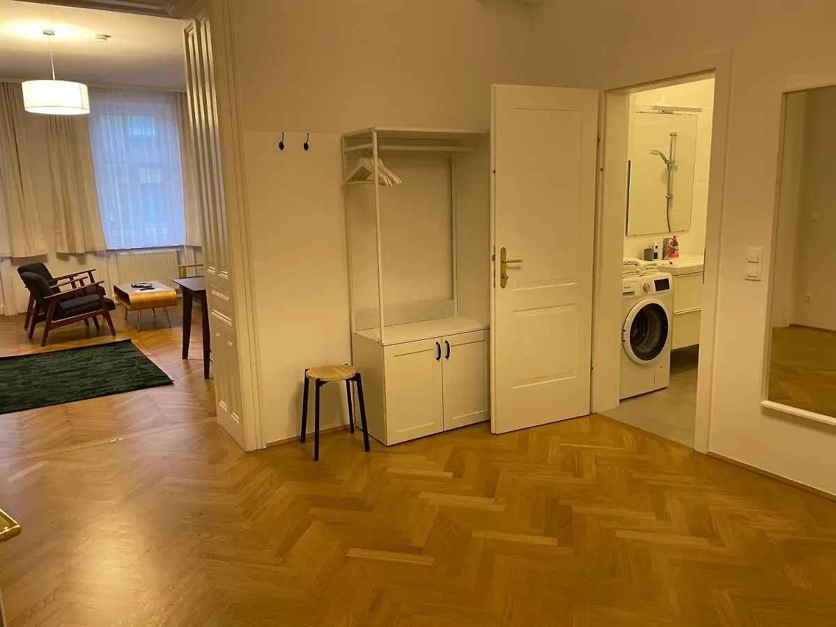 Altbau Traum Mit Klimaanlage Im Zentrum, Ruhelage Viena 0*,