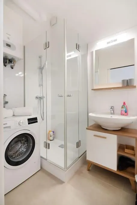 Apartamento Altbau Traum Mit Klimaanlage Im Zentrum, Ruhelage Viena