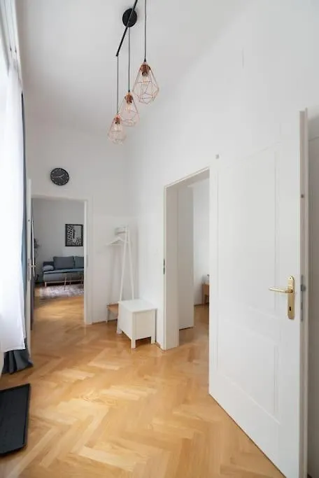 Altbau Traum Mit Klimaanlage Im Zentrum, Ruhelage Viena