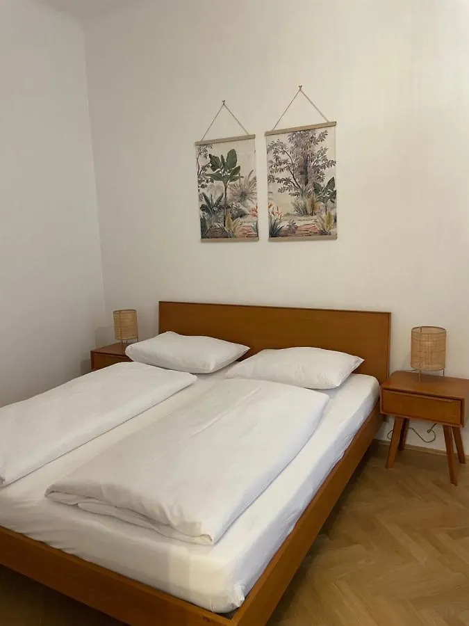 Altbau Traum Mit Klimaanlage Im Zentrum, Ruhelage Viena Áustria