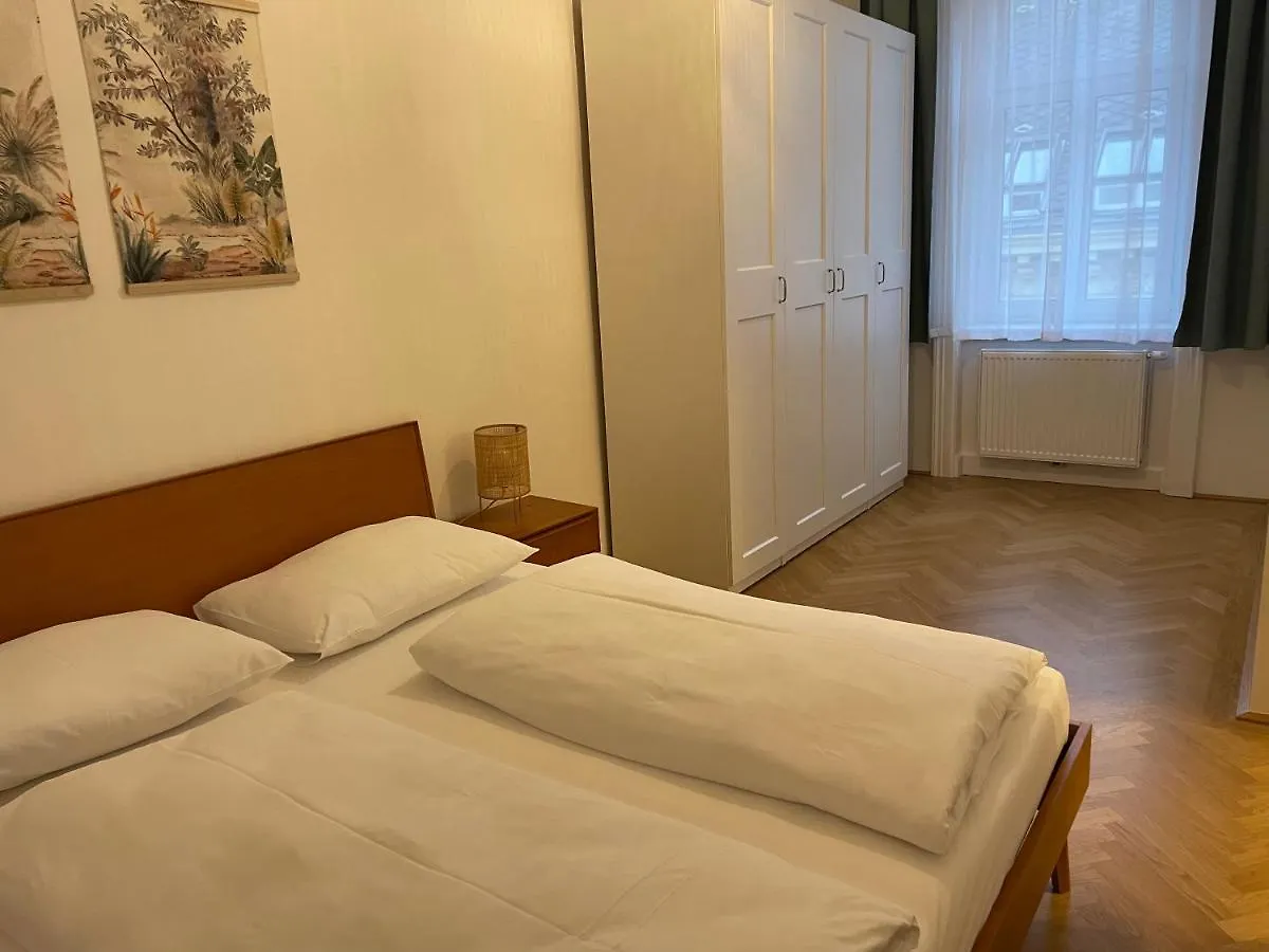 Altbau Traum Mit Klimaanlage Im Zentrum, Ruhelage Viena Apartamento