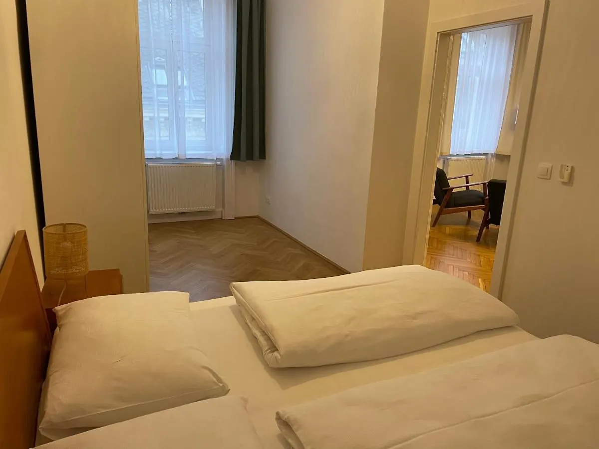 Apartamento Altbau Traum Mit Klimaanlage Im Zentrum, Ruhelage Viena