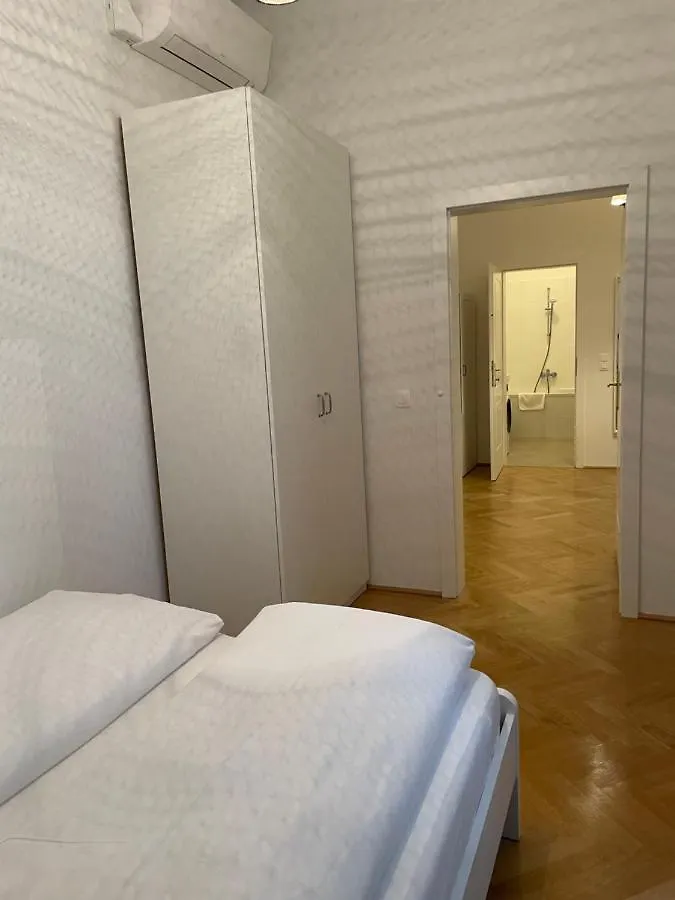 Apartamento Altbau Traum Mit Klimaanlage Im Zentrum, Ruhelage Viena Áustria