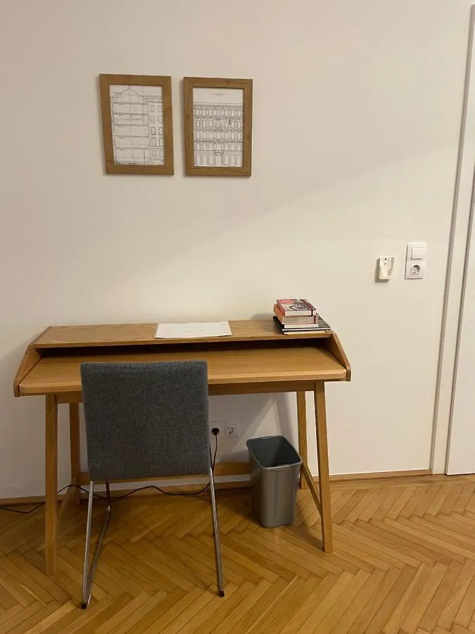 Altbau Traum Mit Klimaanlage Im Zentrum, Ruhelage Viena Áustria