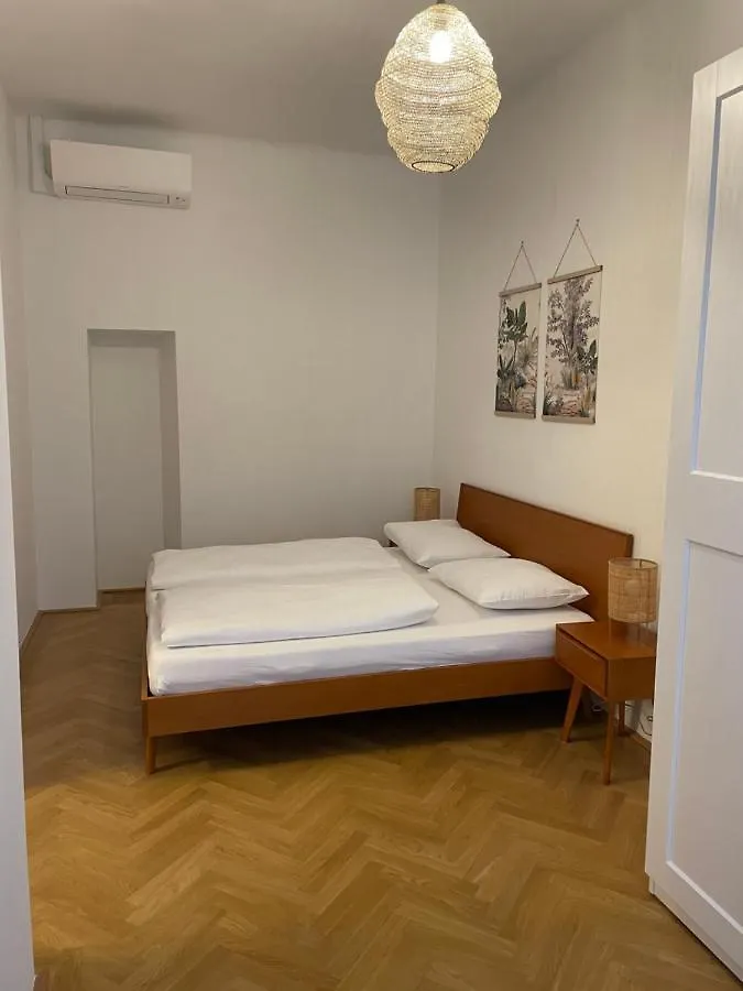 Altbau Traum Mit Klimaanlage Im Zentrum, Ruhelage Viena Áustria